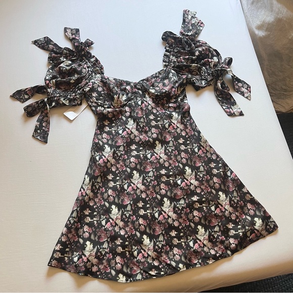 Selkie Dresses & Skirts - NWT SELKIE black cat floral satin tuxedo poet bow rose puff off shoulder mini